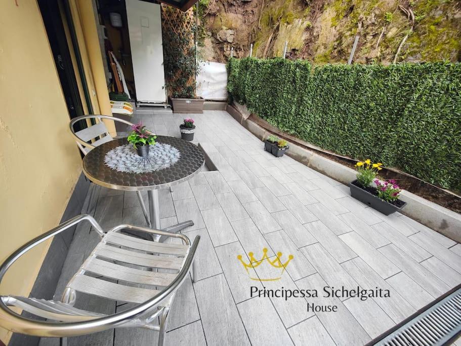 Principessa Sichelgaita House Villa Salerno Exterior photo